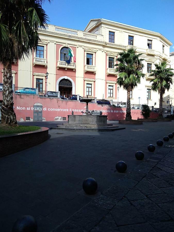 Апартаменти Fronte Al Porto Салерно Екстер'єр фото